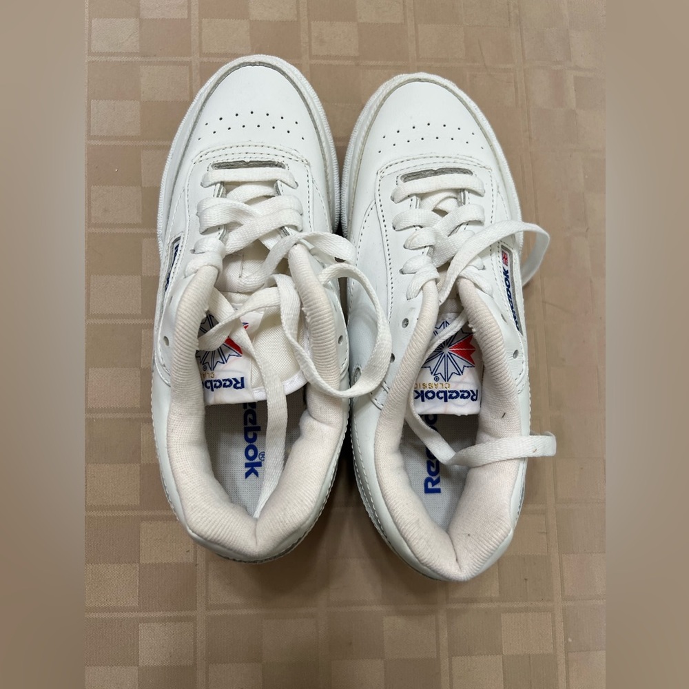 Reebok Classic Women’s Size 4 White Blue Aerobic Tennis Shoes 76-50154 EU 35
